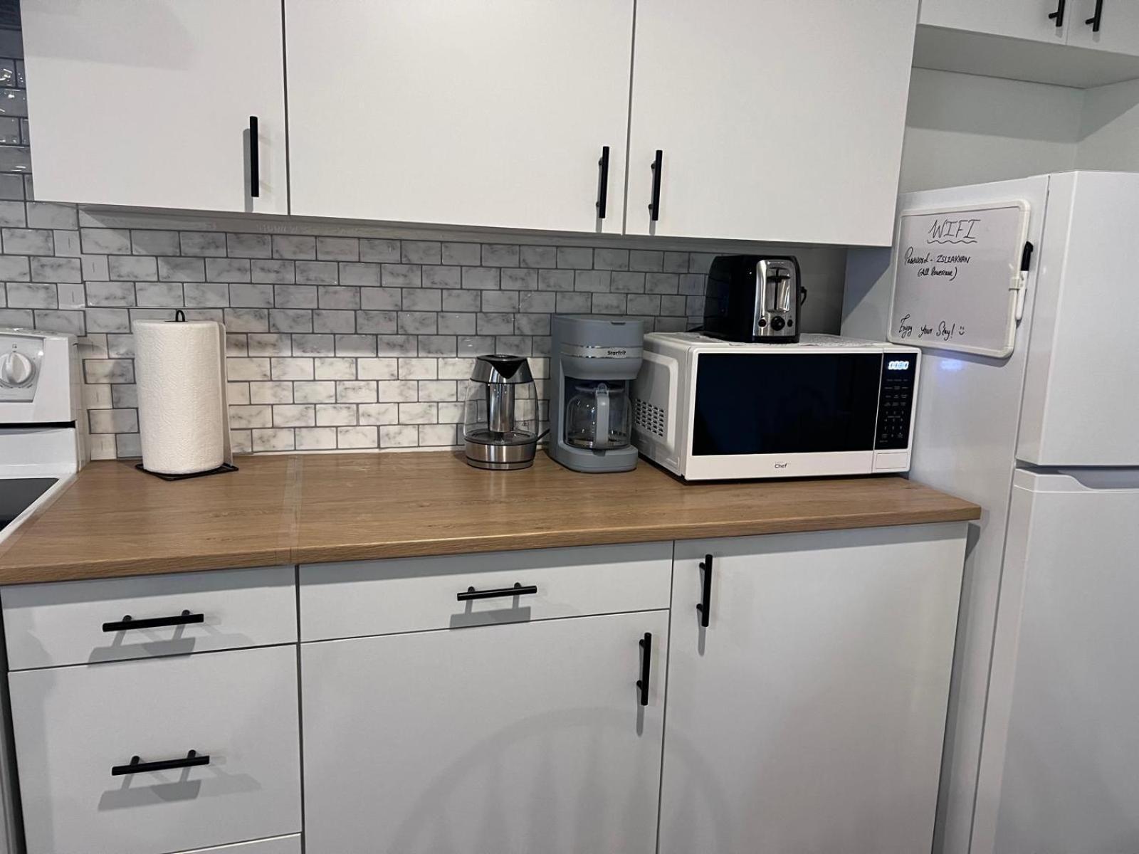 Central Halifax One Bedroom Apartment In Clayton Park Esterno foto